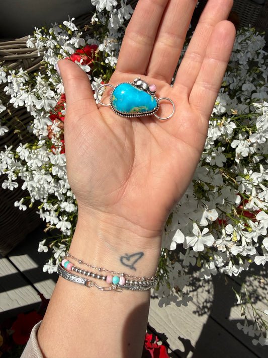 Armadillo Turquoise and Pink Conch Twilly Scarf Charm
